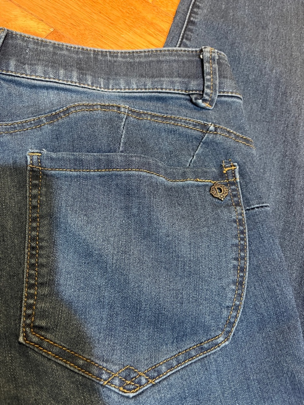 Democracy "Ab"solution stretch denim jeans featuring a no-gap elastic waistband - Picture 6 of 7